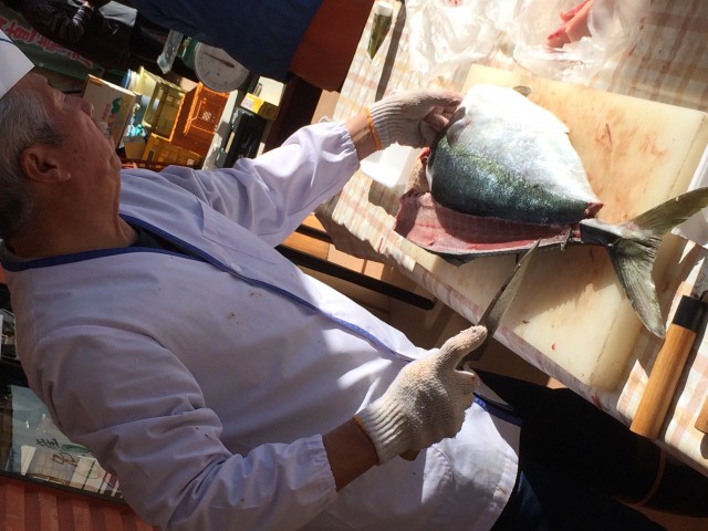 寒ブリ解体ショー　あざれあ